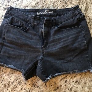 Women’s cut off jean shorts